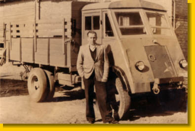 Herr Schult Senior mit LKW 1954